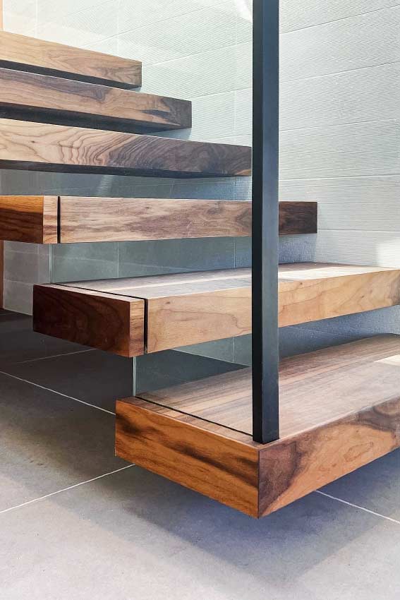 Cantilevered Stairs 3