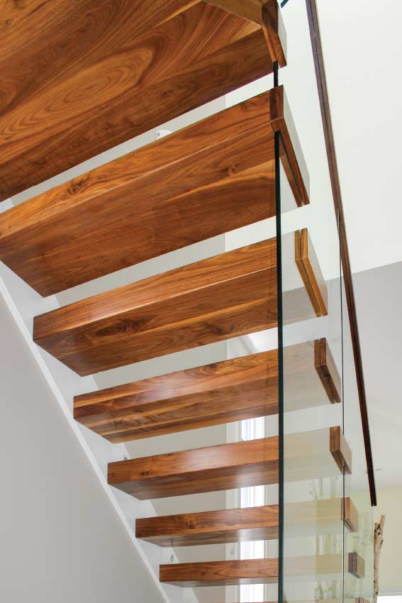 Central Stringer Stairs 4