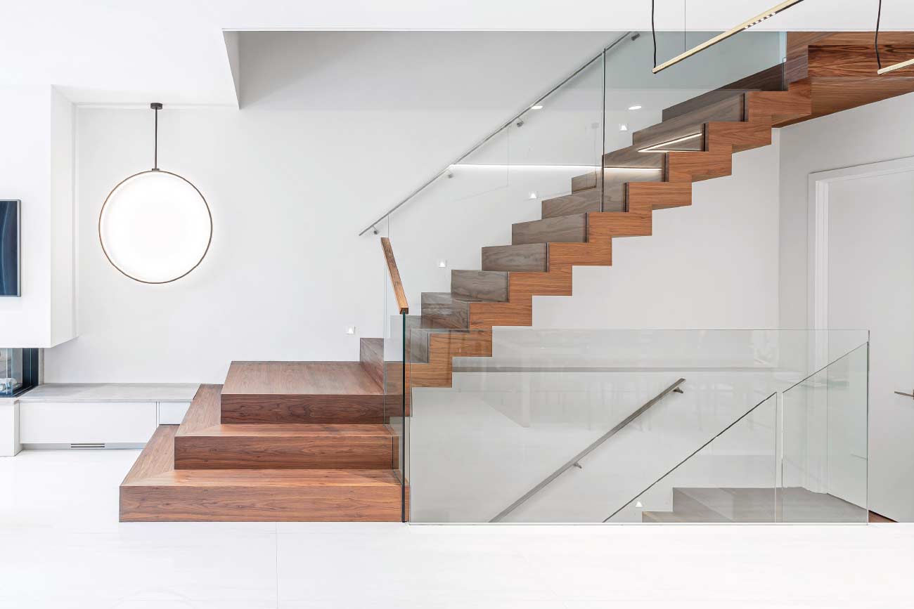 Closed Rise Zigzag Stairs 6