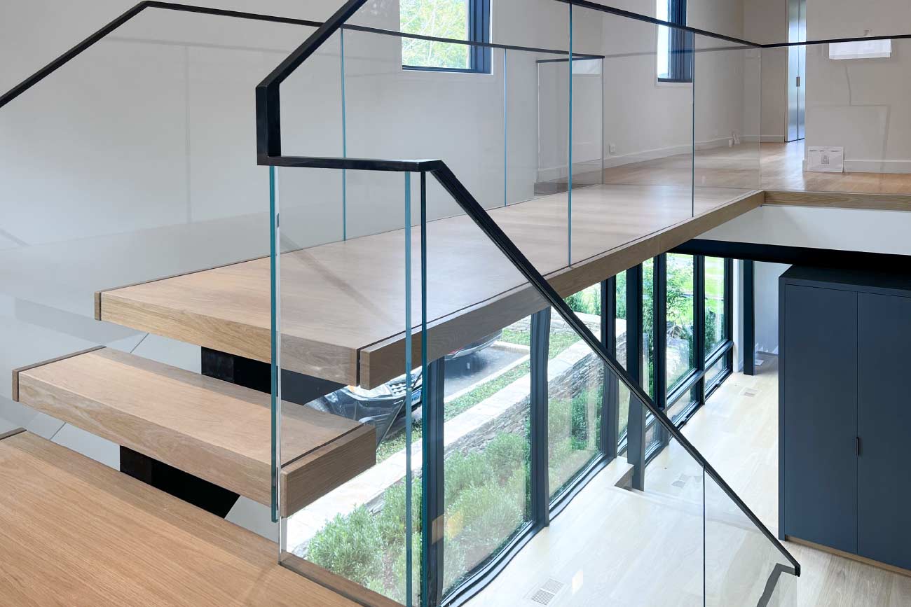 Frameless Glass Guard 2