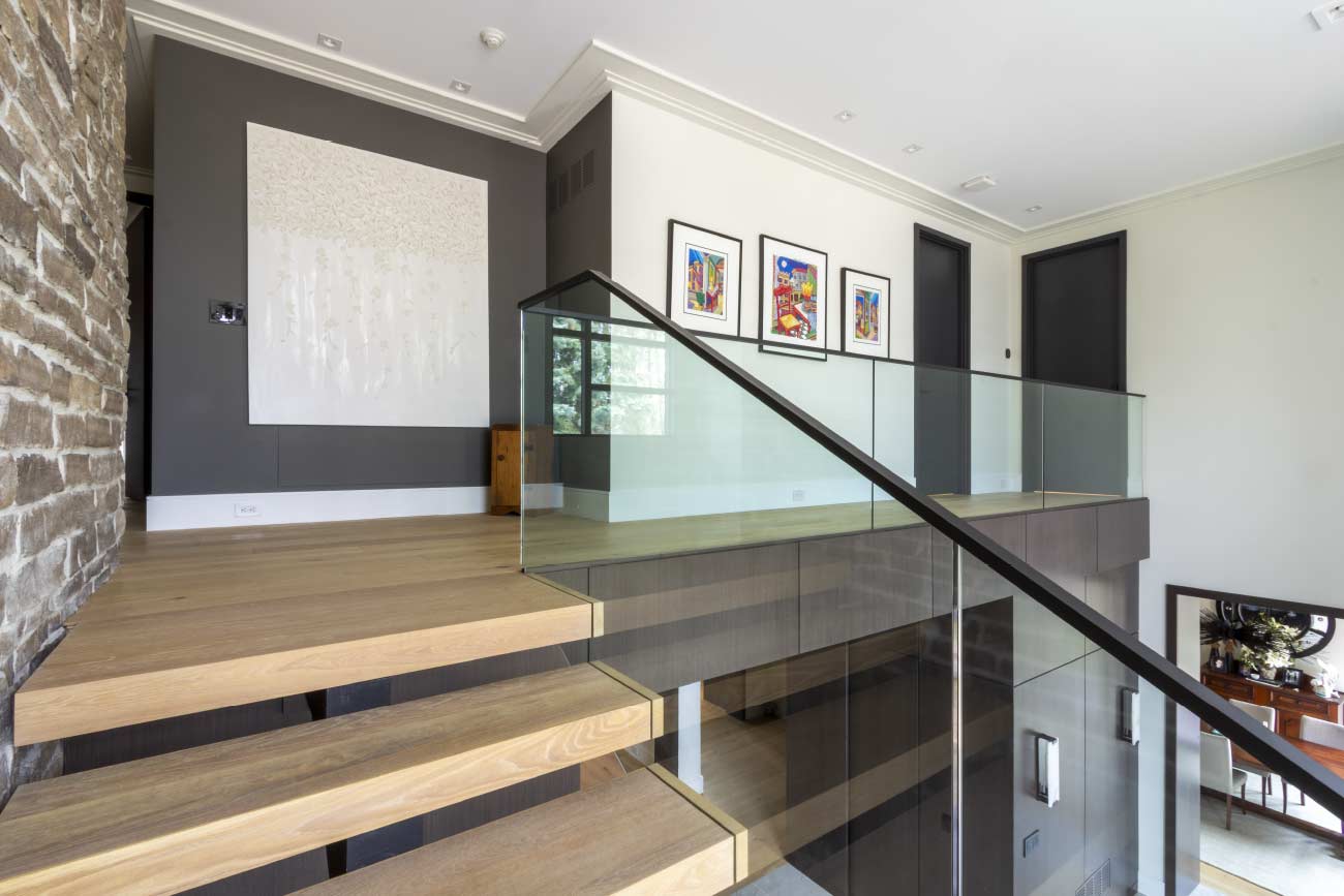 Frameless Glass Guard 2