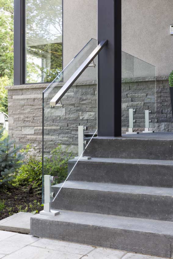 Post Mount Glass Guard 7