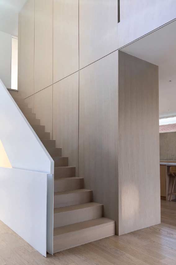 Mono-stringer Stairs 5